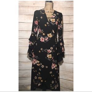 Beautiful wrap dress 🌸